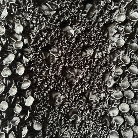 Vintage 90s/Y2K Black Short-Sleeve Popcorn Style Stretchy Tank Top - Picture 2 of 4